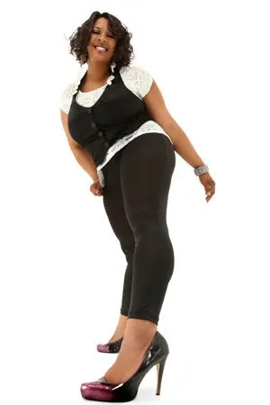 why will a fat girl like this wear leggings this is absolutely wrong!! -  Fashion - Nigeria