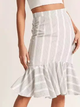 Striped skirt with ruffle