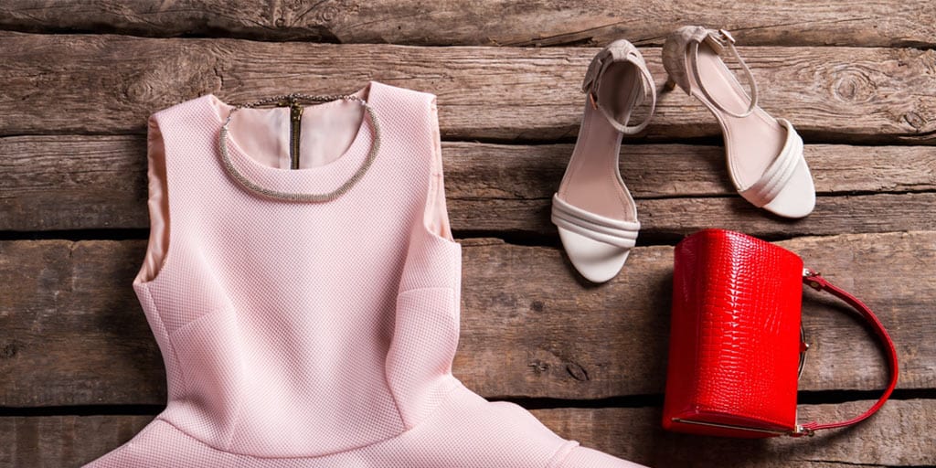Outfit with pink dress, holiday shoes and bag