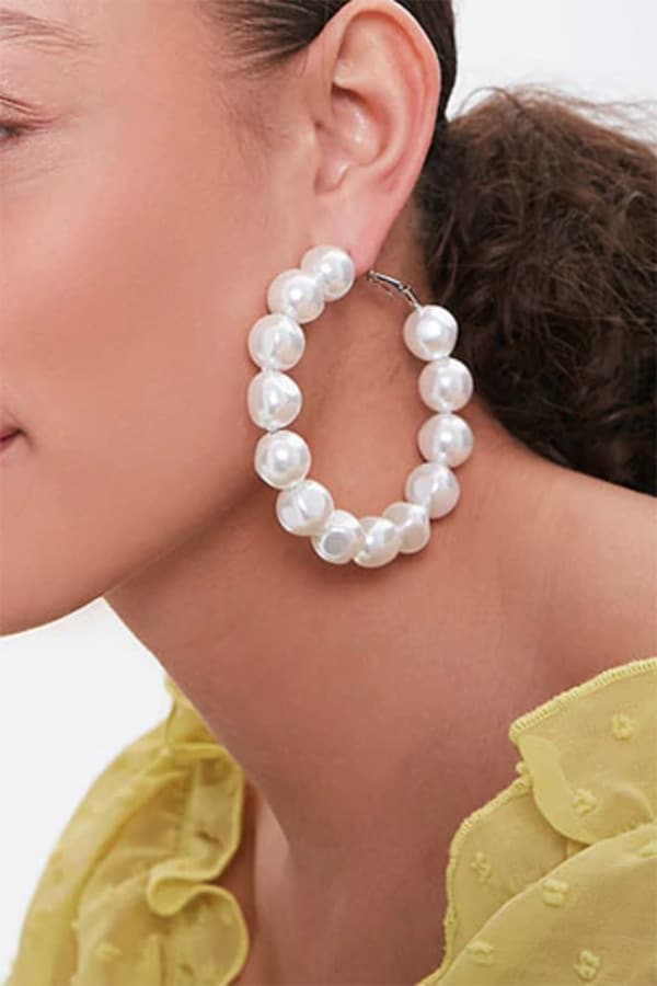 Oversized pearl hoop earrings 