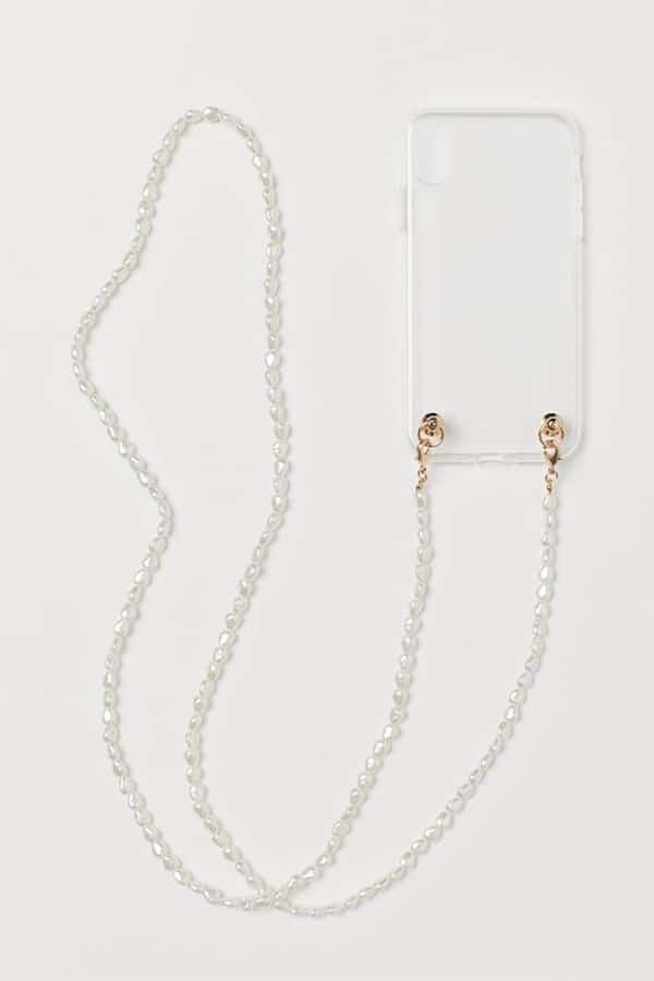 Phone case with pearl chain 