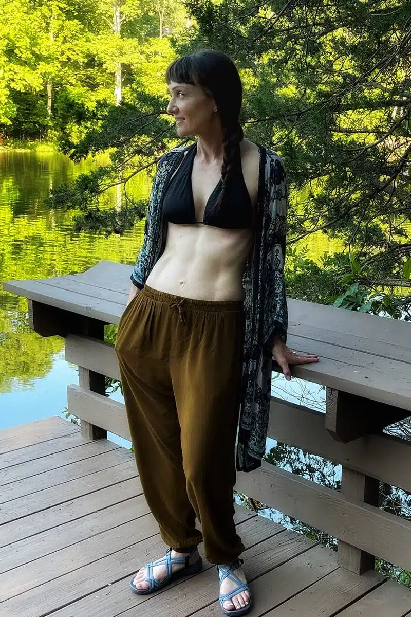 What Tops To Wear With Harem Pants